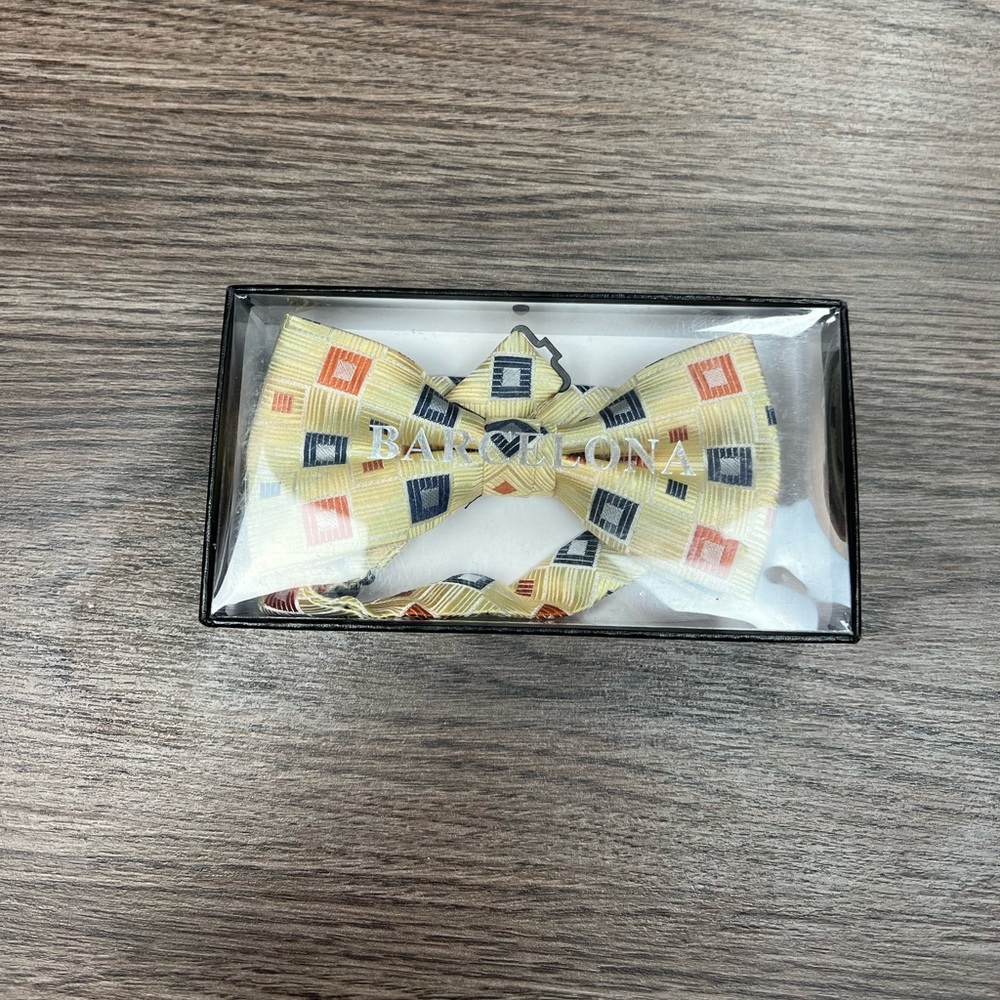 Barcelona NWT Yellow Check Pre-Tied Bowtie Bow Tie